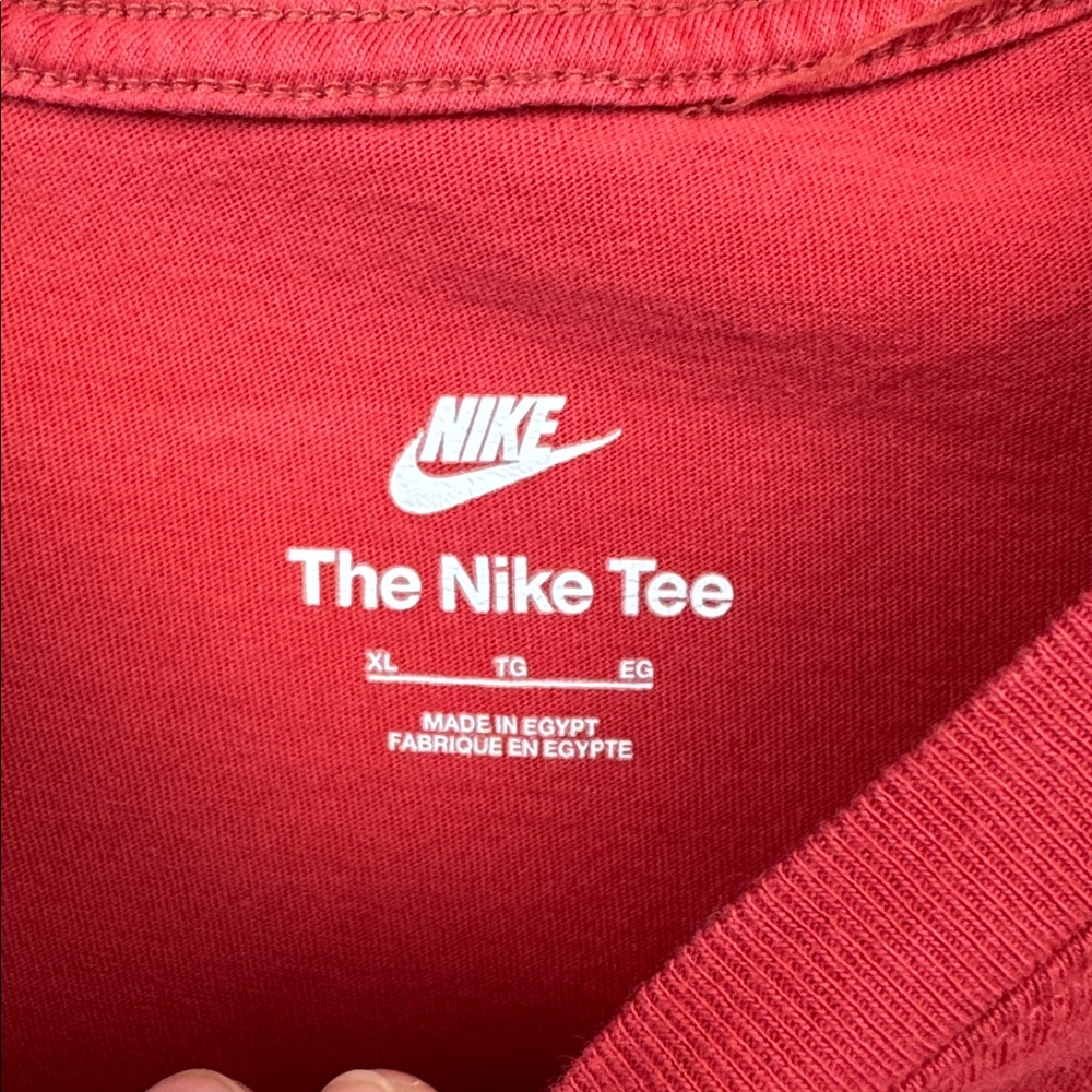Nike Red Graphic Men's T-Shirt - Picture 3 of 8
